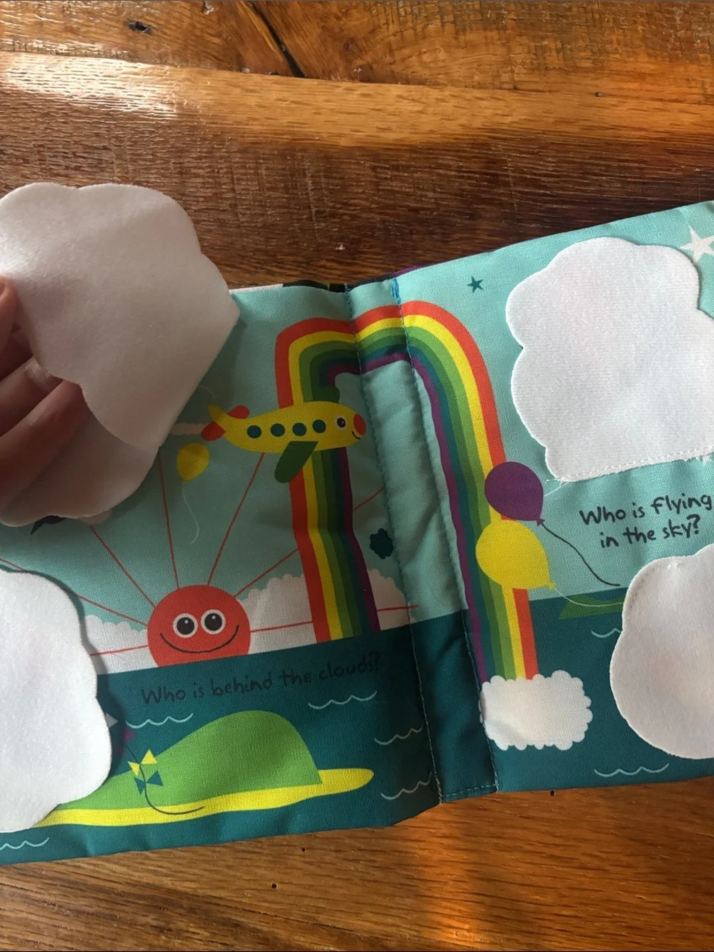 🐈melissa & Doug Wonderful World of Peekaboo Book🐈